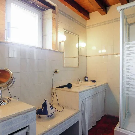 Quaint Mansion In Aquitaine With Jacuzzi *