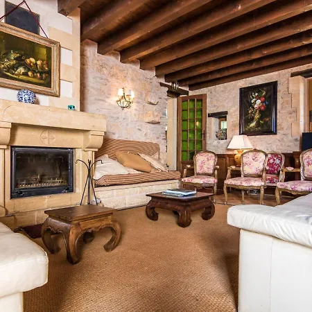別荘 Quaint Mansion In Aquitaine With Jacuzzi Nantheuil