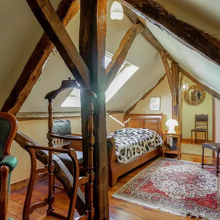 Quaint Mansion In Aquitaine With Jacuzzi 別荘