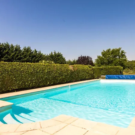 Quaint Mansion In Aquitaine With Jacuzzi 別荘 Nantheuil